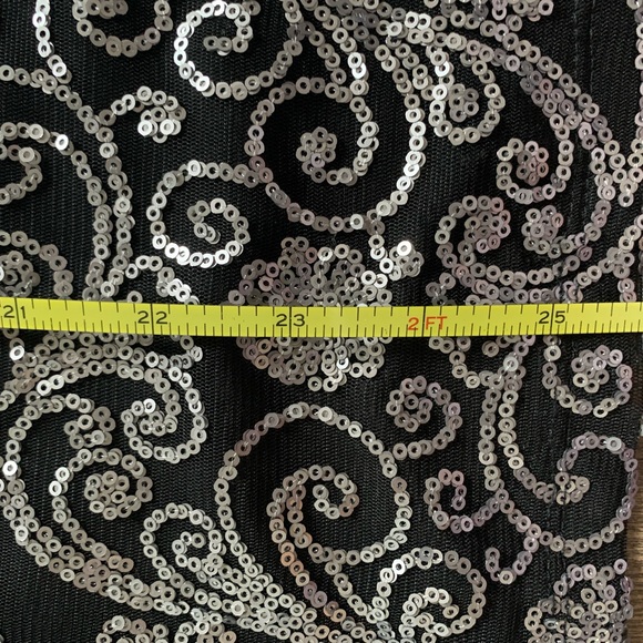 🌸 HOST PICK 🌸Gorgeous Embellished Top - Picture 8 of 8